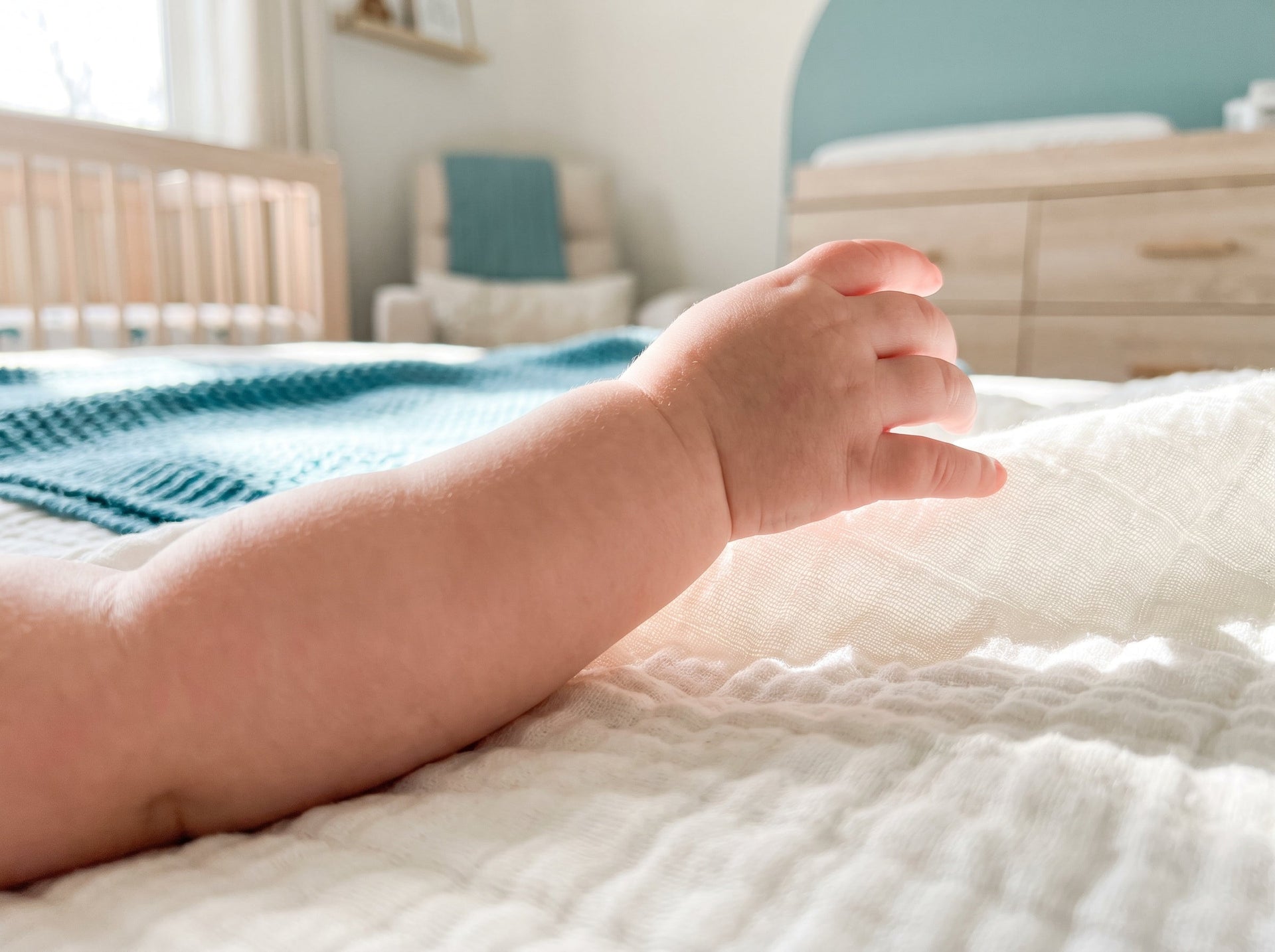 Utilizing breathable organic cotton fabrics to prevent newborn summer heat rash.